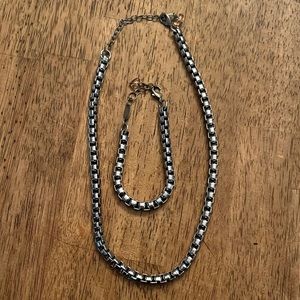 Sabika matching silver necklace & bracelet